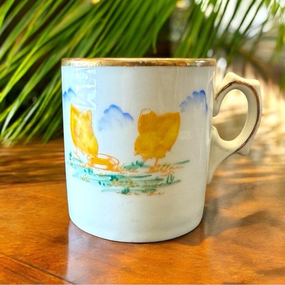 VINTAGE German Hand-Painted Mug – Chicks Eating with Golden Rim - Picture 1 of 12